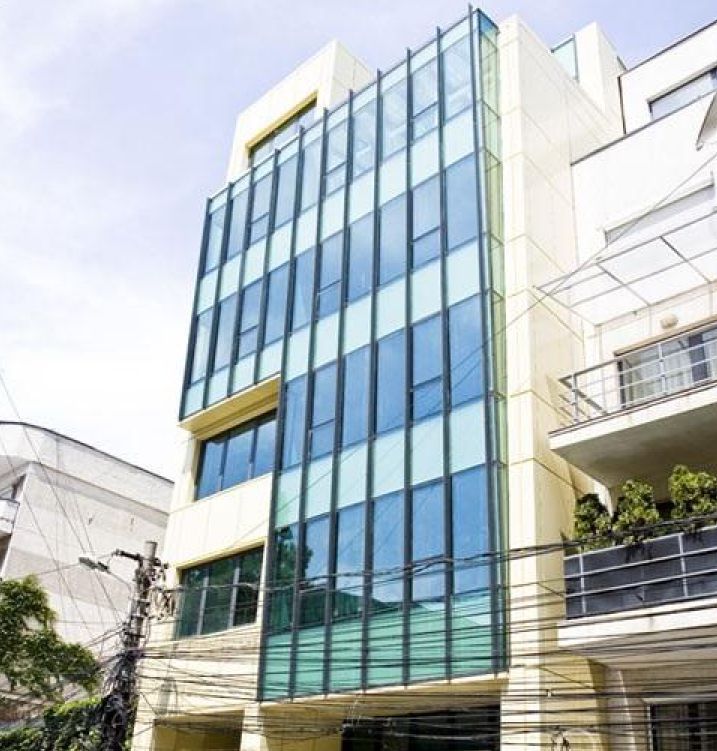 Office building available for sale or rent in Dorobanti area