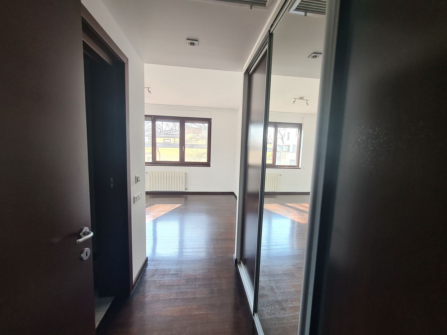Apartament 5 camere cu gradina, zona Aviatorilor — 9