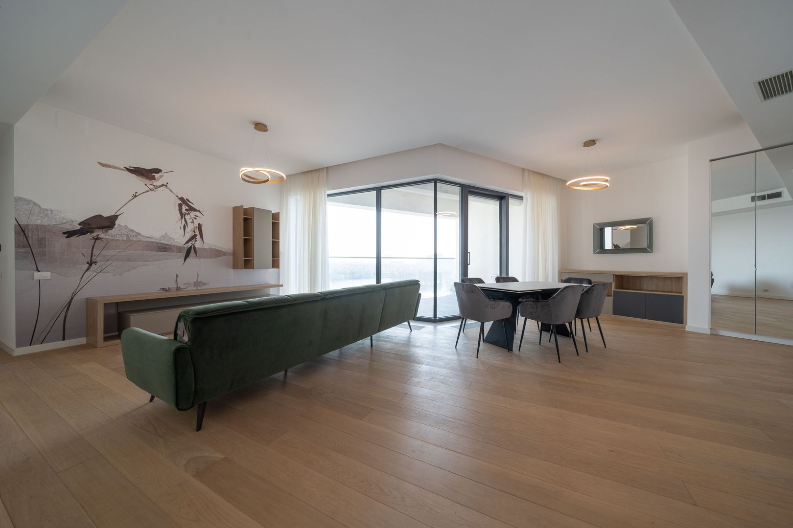 One Herastrau Park, apartament de 4 camere cu vedere lac.
