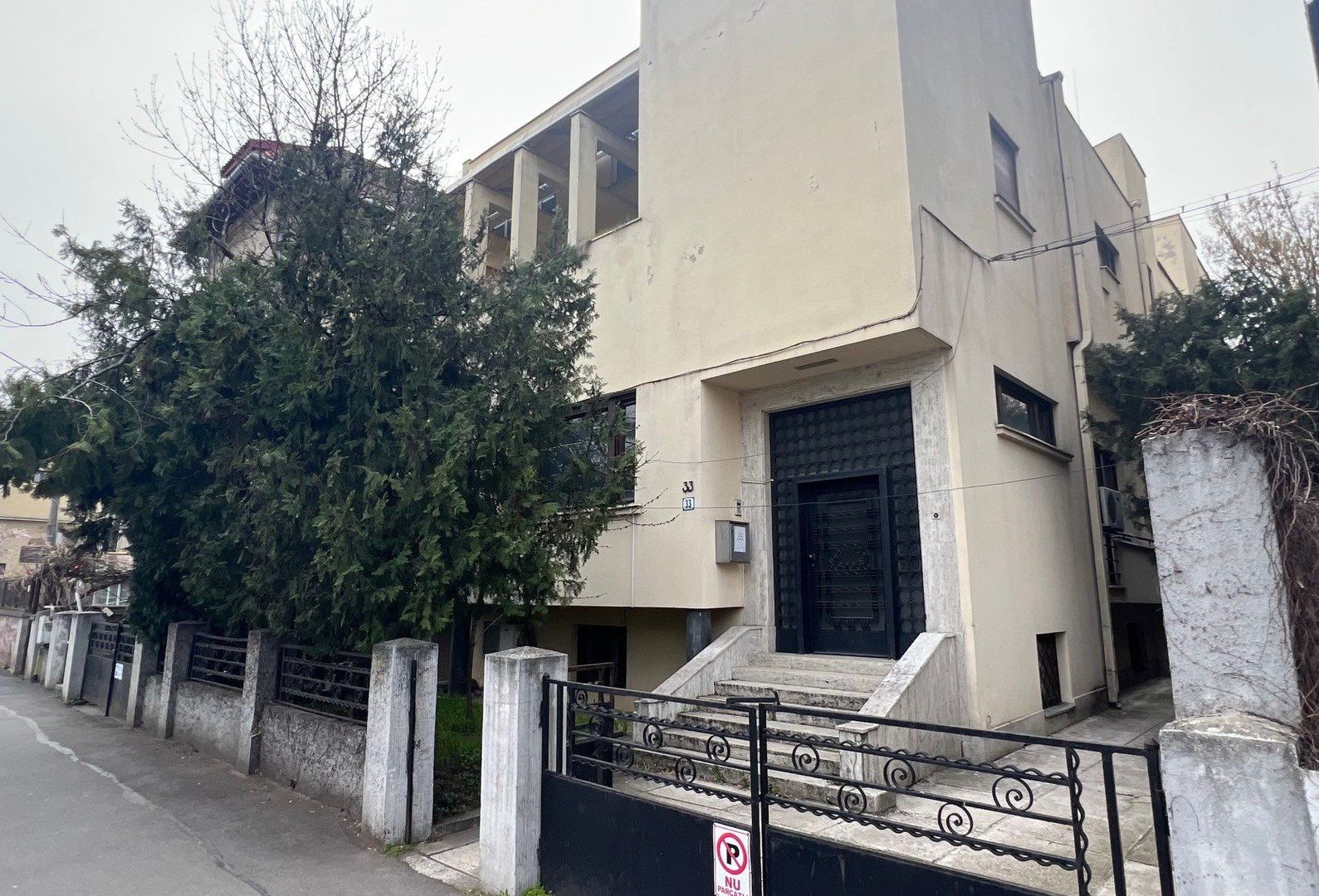 Representative villa for rent, Arch of Triumph, ideal for the office