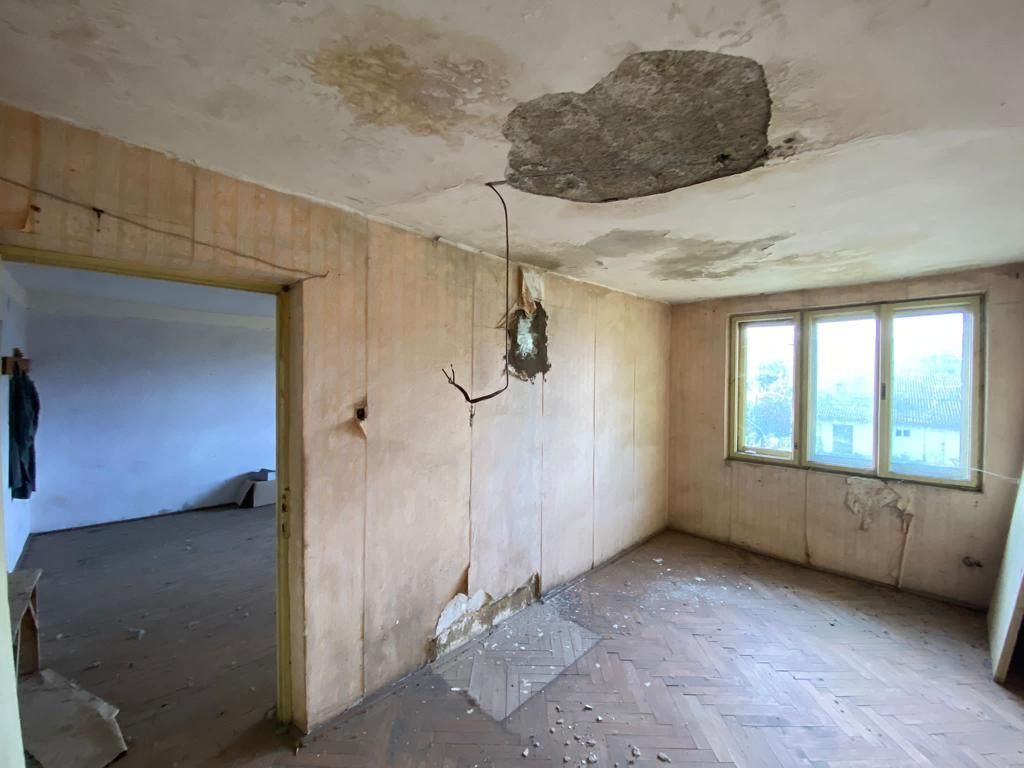 For Sale - Property for residential reconversion Comanesti SV — 9