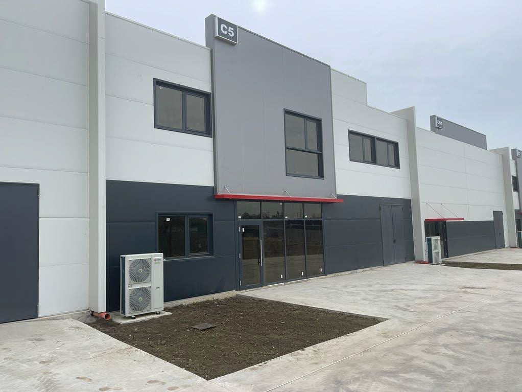 Modern storage space with offices, Bucov, Prahova
