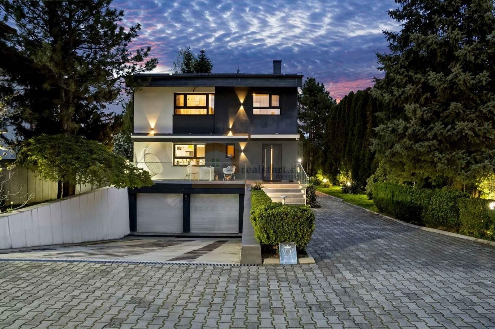 Spectacular villa on the shores of Lake Snagov / 3000 sqm land / Boat included — 10