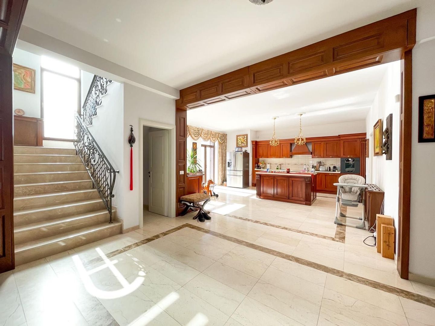 830 sqm land! Privacy and comfort rarely found in the city — 9