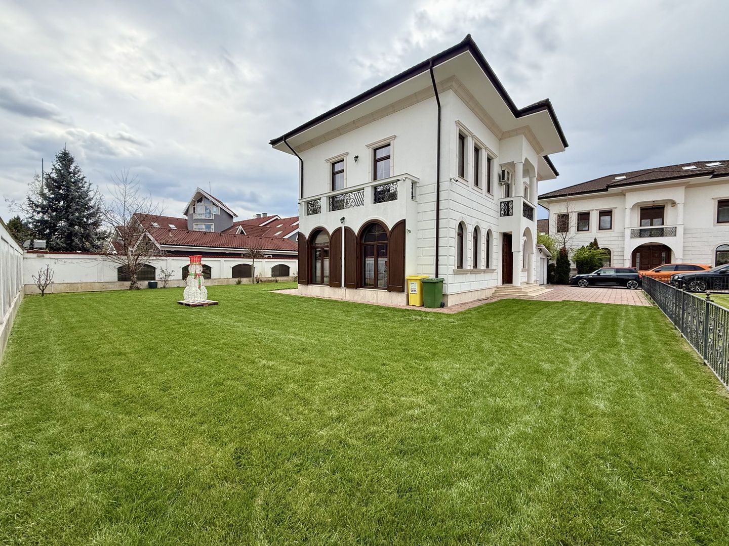 830 sqm land! Privacy and comfort rarely found in the city