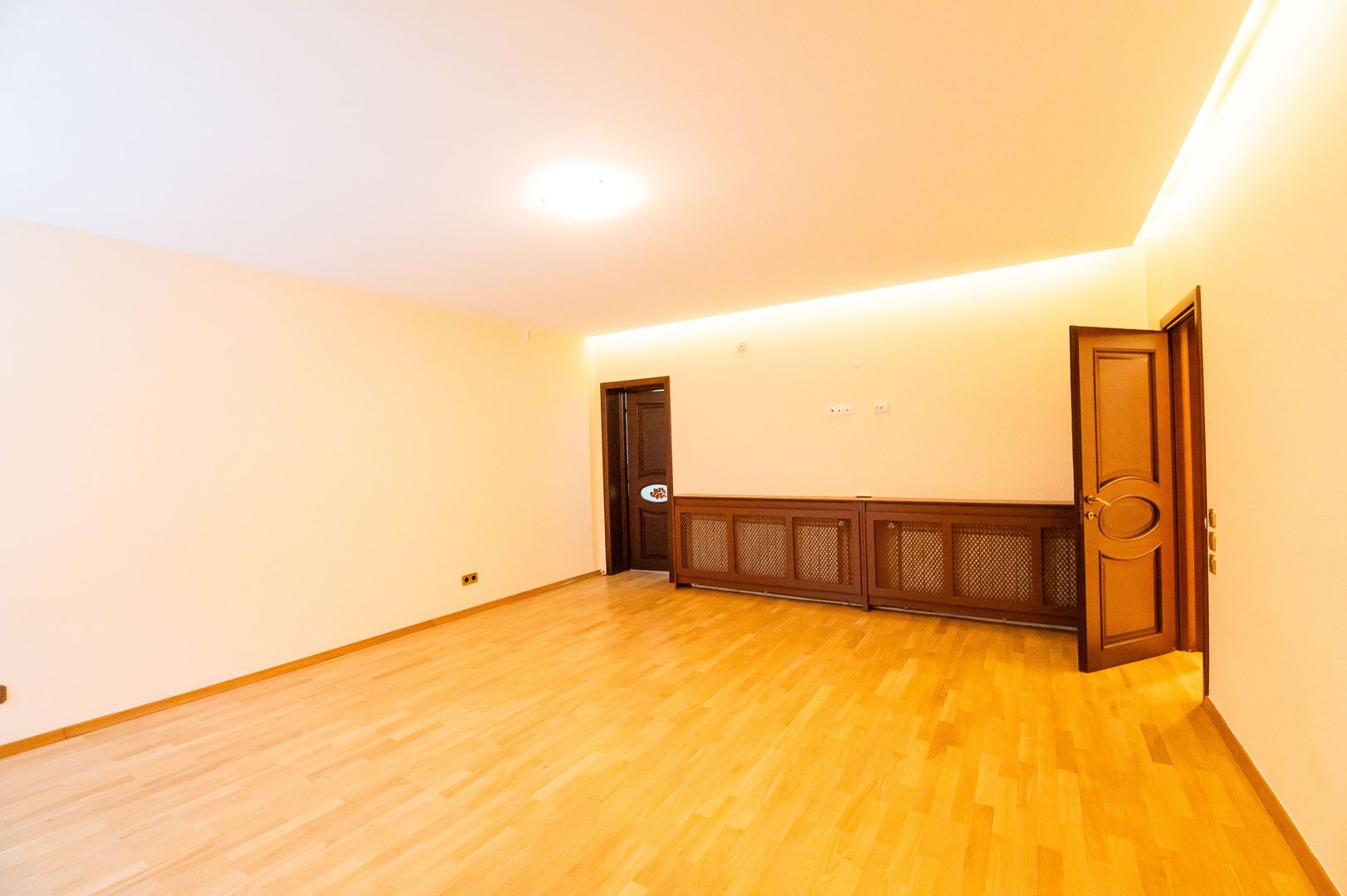 Vila cu piscina, 22 camere și consum ZERO, Baneasa – Romatsa — 10