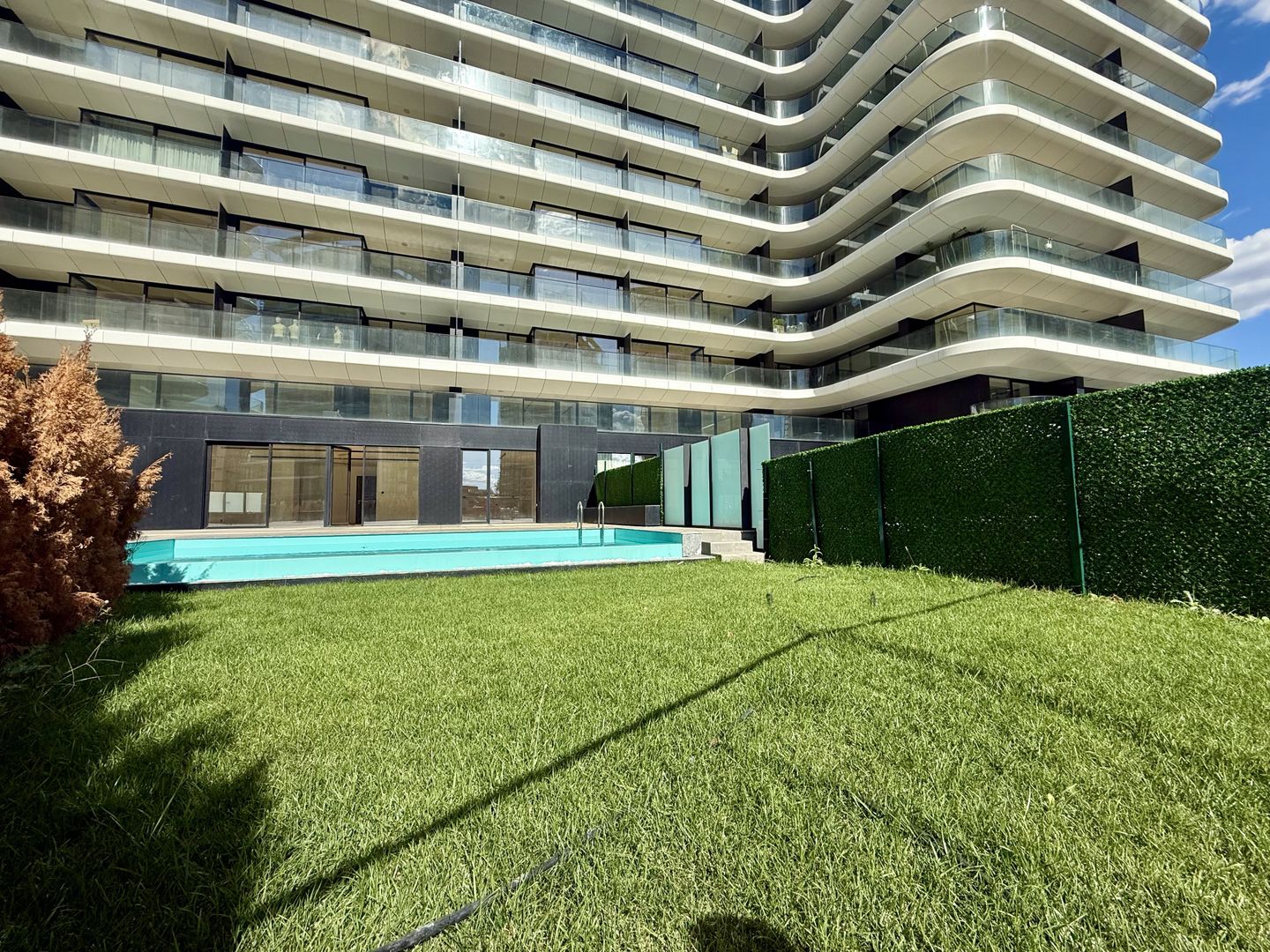 Proprietate unica! Duplex cu terasa de 290 mp si piscina