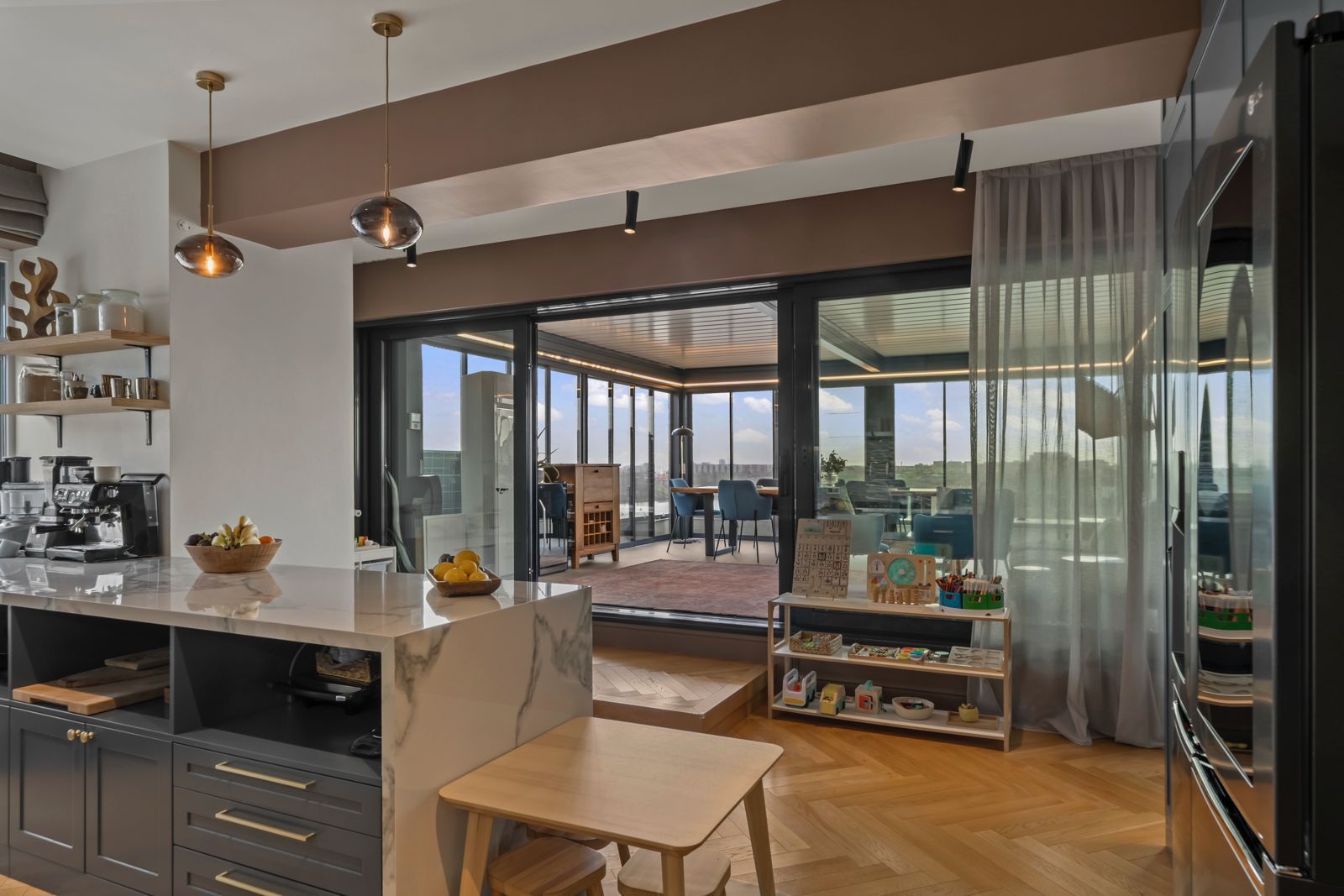 Spectacular Penthouse with Lake View / Laguna Residence — 5
