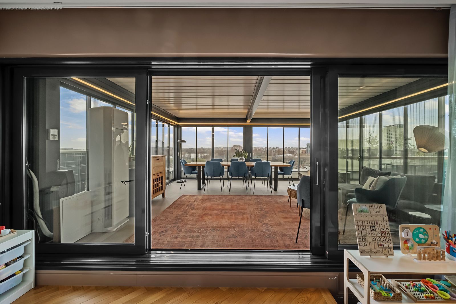 Spectacular Penthouse with Lake View / Laguna Residence — 7