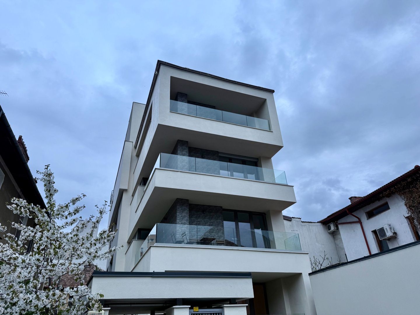 Duplex 4 camere | Bloc boutique | Dorobanți – Capitale