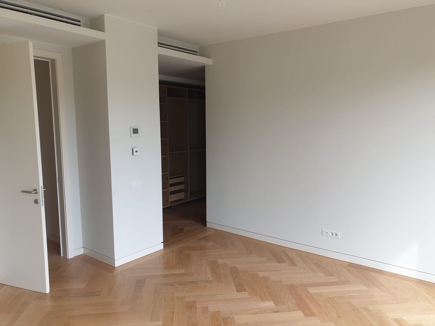 Aviatorior, apartament de 4 camere si curte proprie — 10