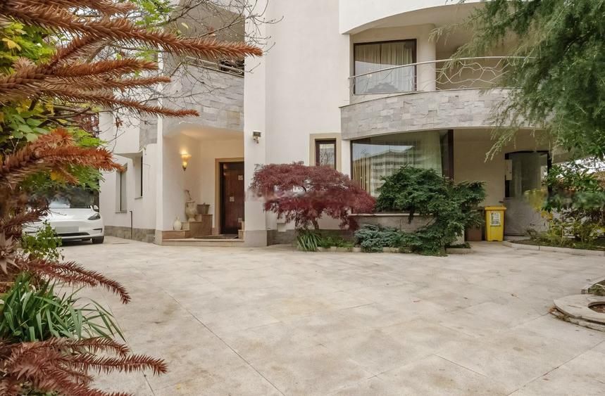 Villa for sale in Erou Iancu Nicolae / Generous land