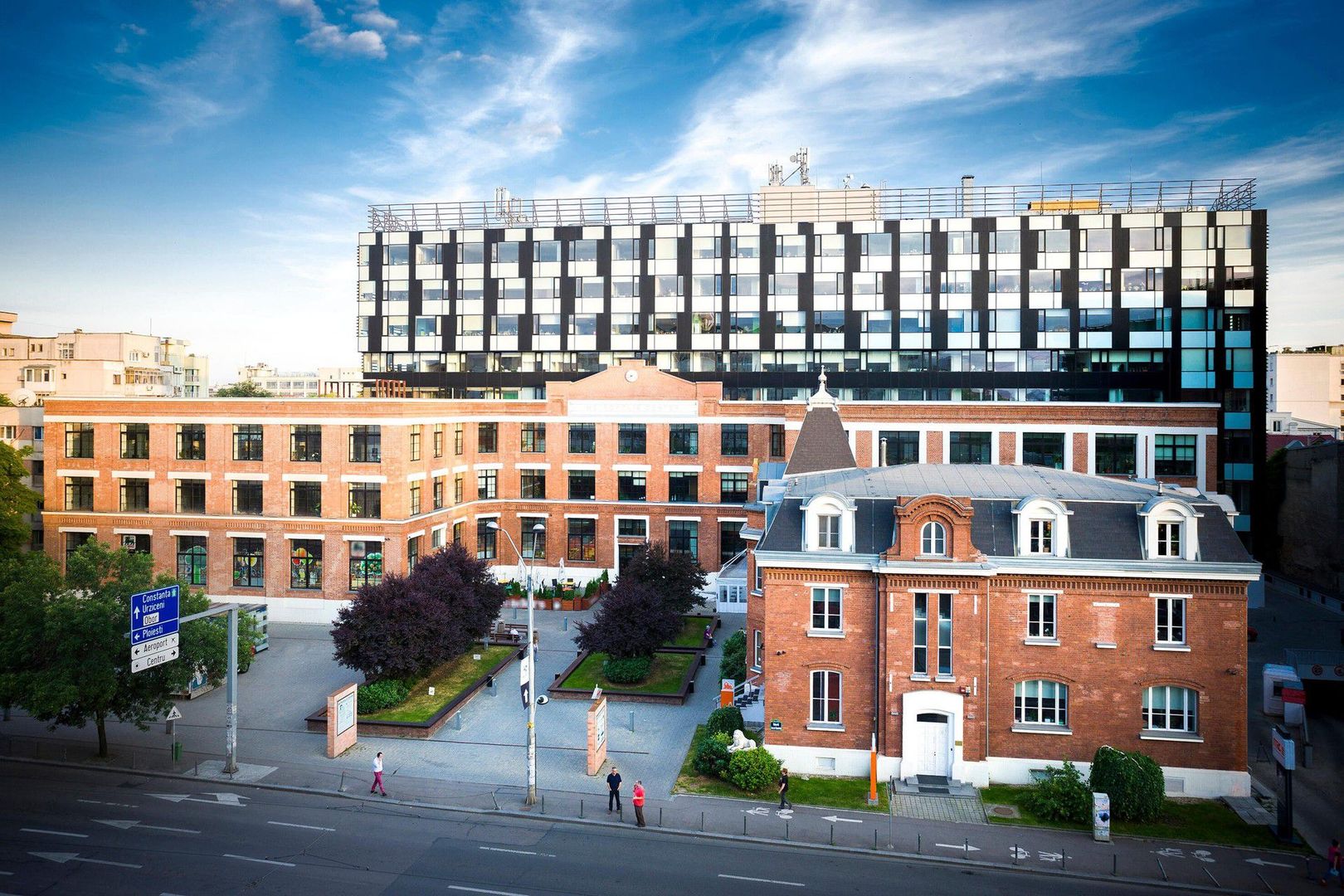 Metropolis Center