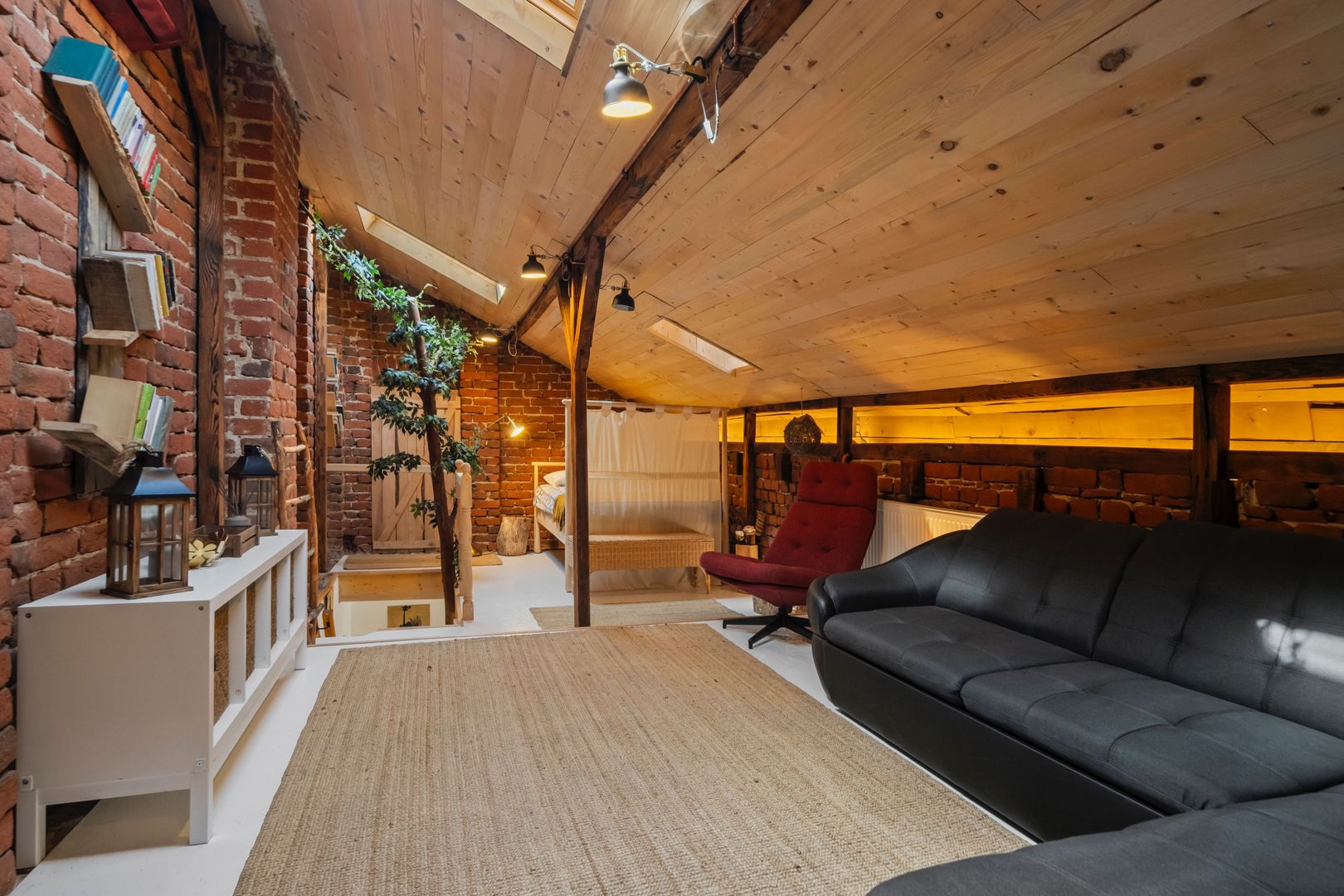 Casă boemă restaurată – ideală pentru locuire sau Airbnb — 10