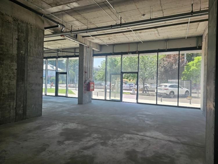 Suitable commercial space showroom, shops, medical clinics