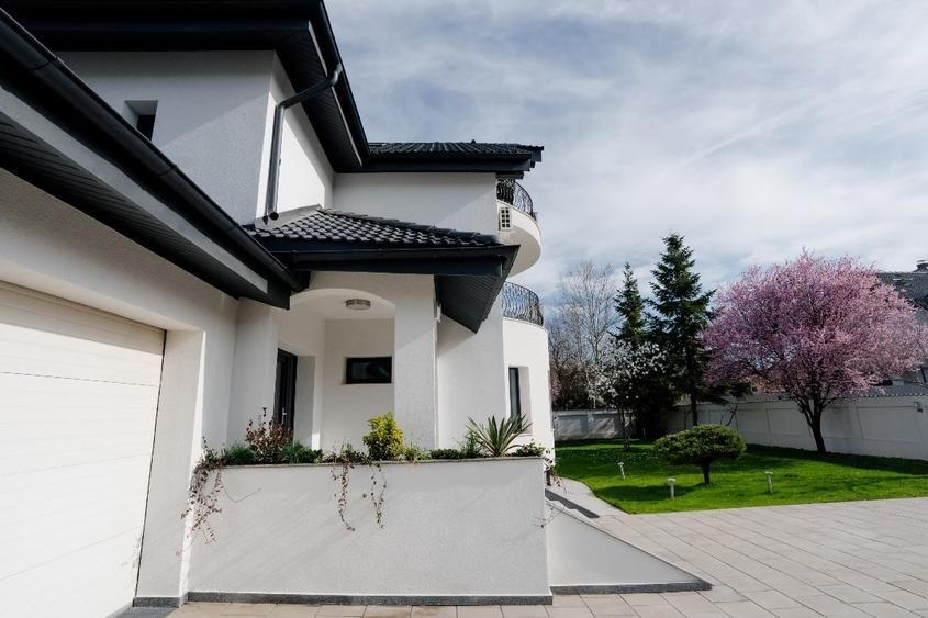 Vilă Individuală Premium | Renovată 2025