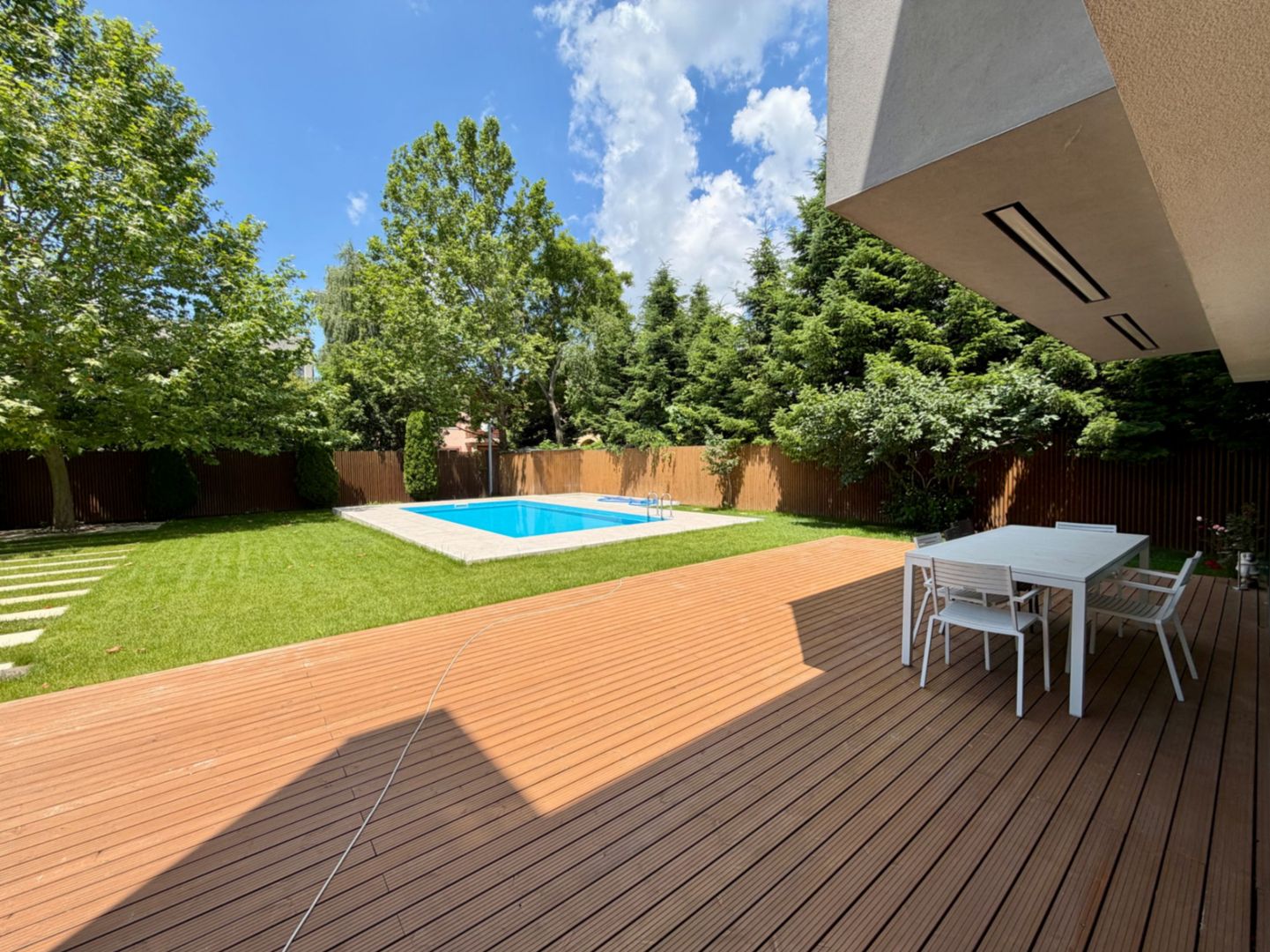 Holiday at home, every day /Villa with pool and garden / Iancu Nicolae — 9