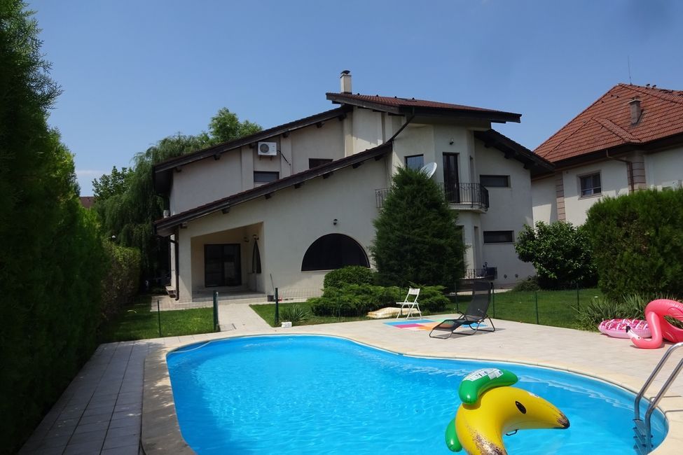 Vilă cu Piscină și Teren de 960 mp | Iancu Nicolae
