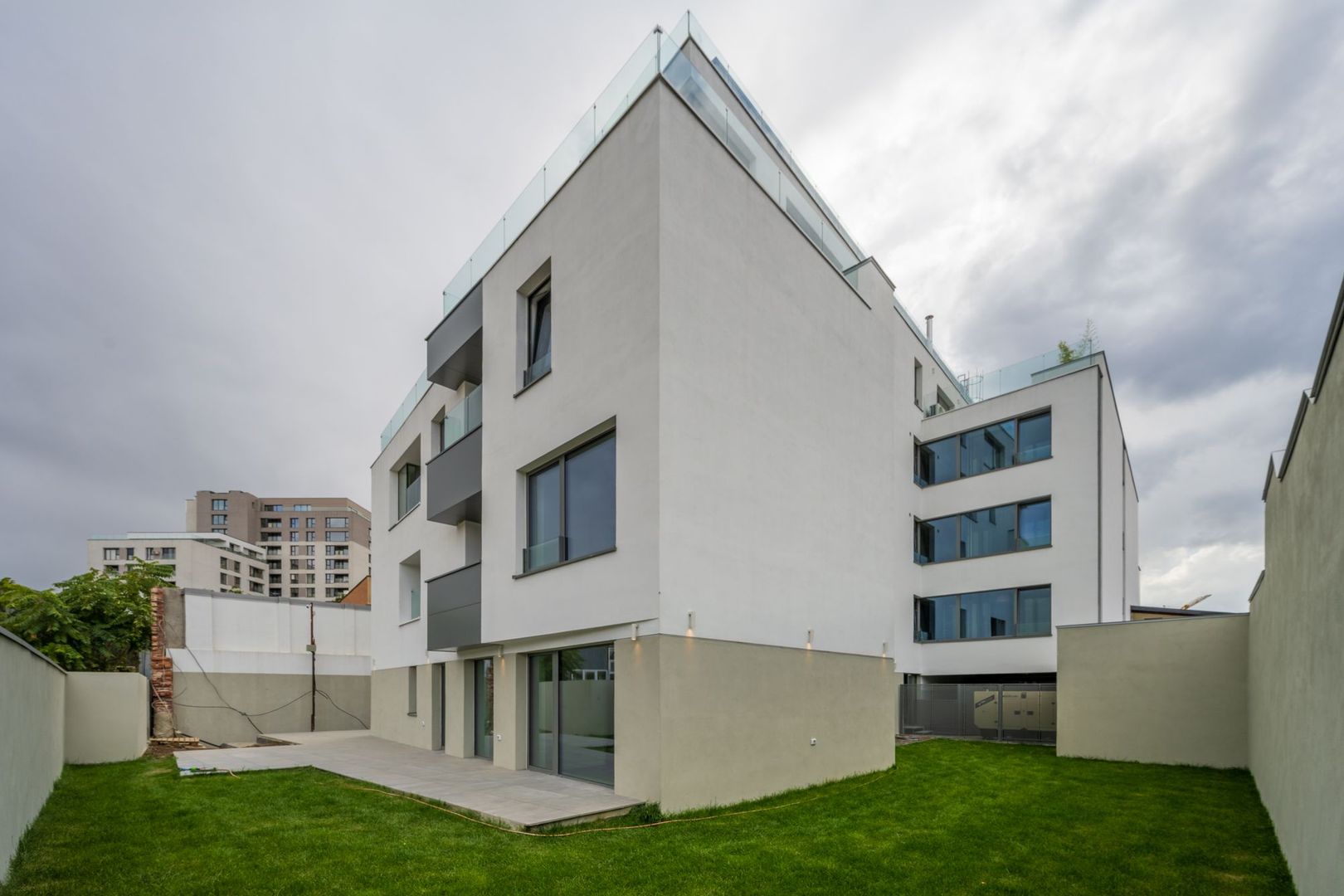 Apartament 4 camere cu gradina, bloc boutique, Timpuri Noi