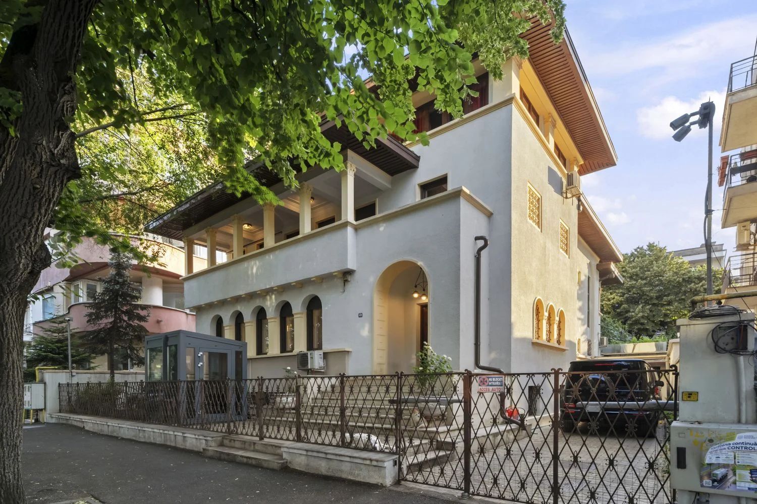Proprietate rara pe Bulevardul Aviatorilor. Vila premium, curte impresionanta