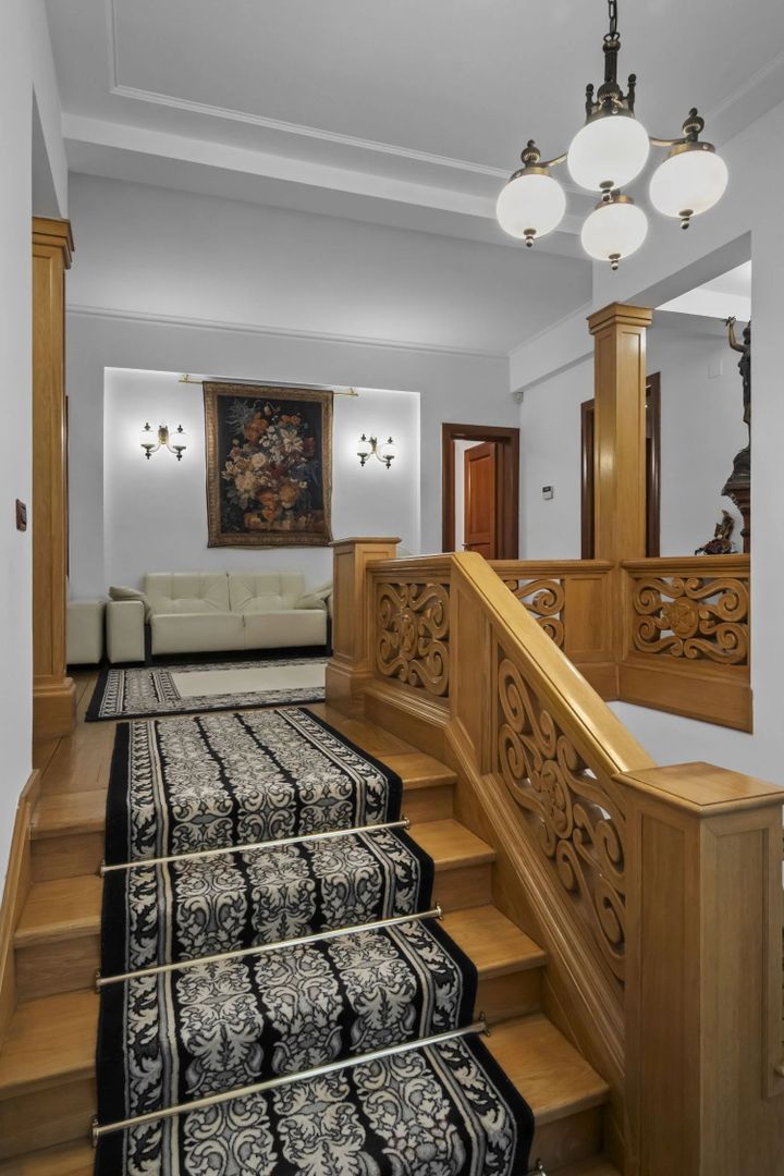 Proprietate rara pe Bulevardul Aviatorilor. Vila premium, curte impresionanta — 10