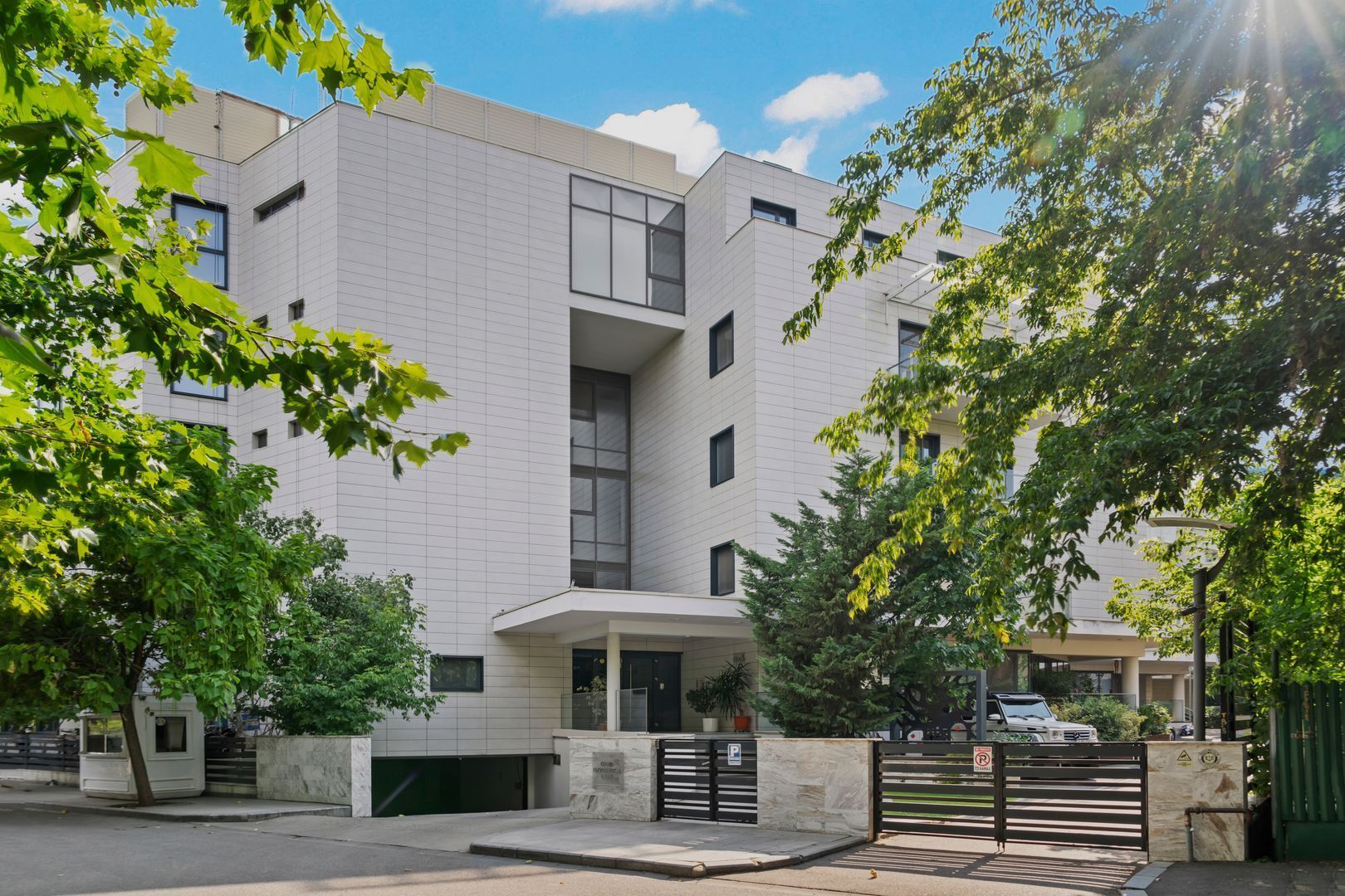 Bloc boutique / Acces imediat în parc / Parcare inclusa