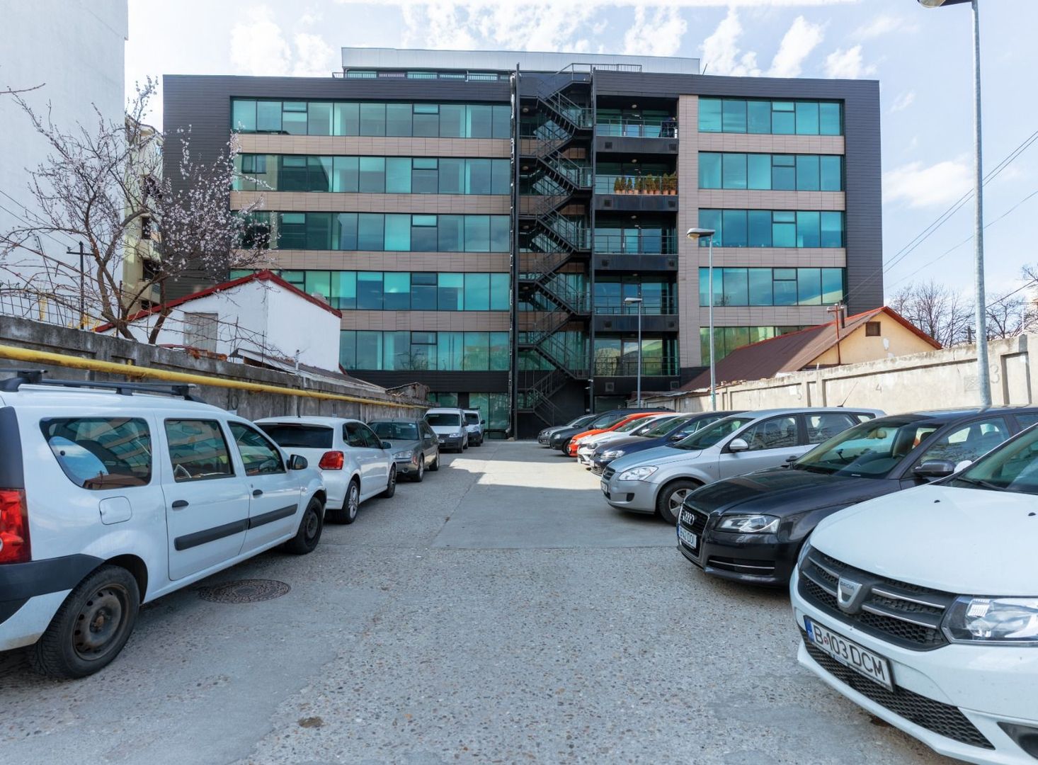 Biharia Office Building — 10