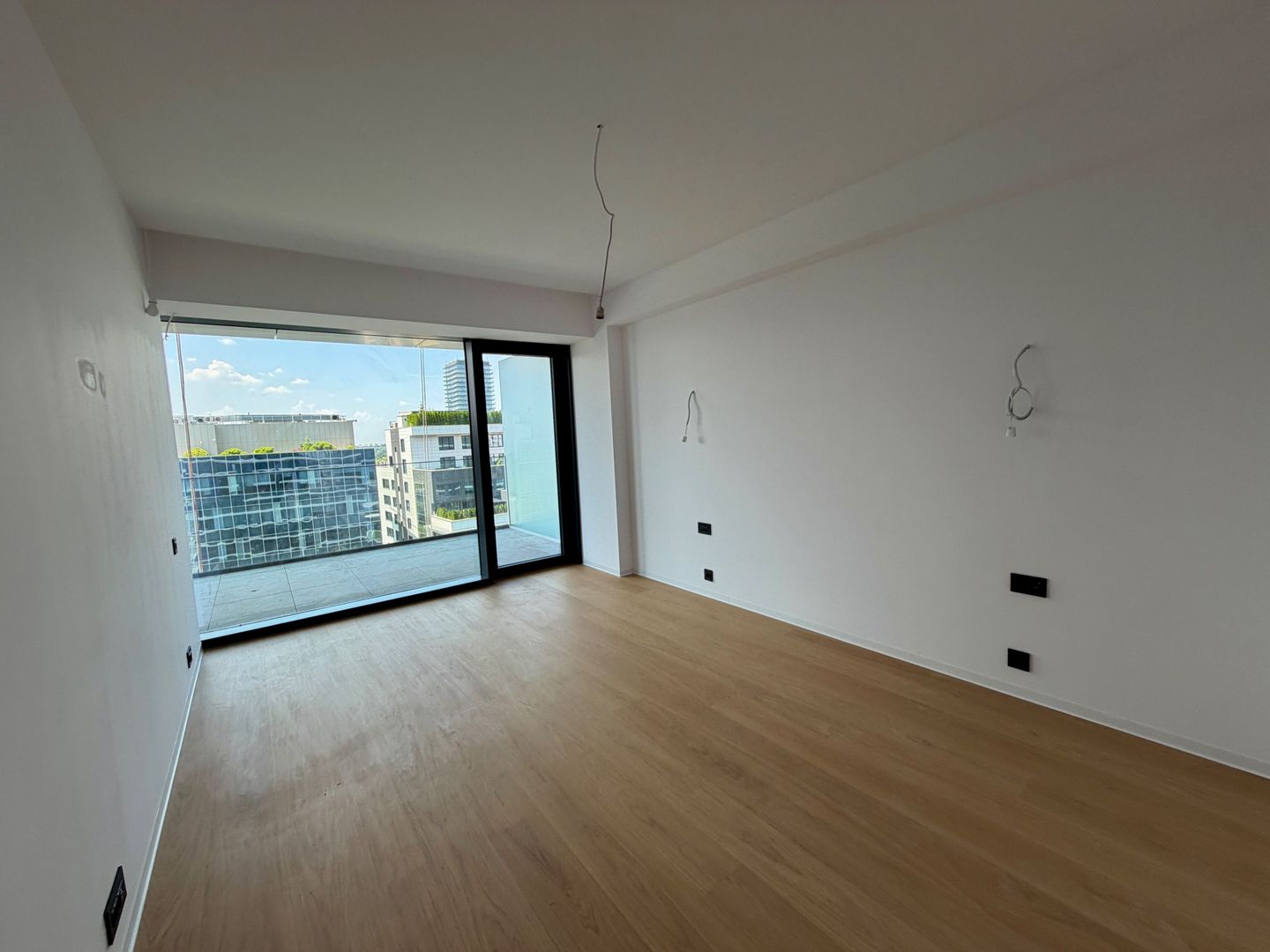 Vedere spectaculpasă | 4 camere | Terasă 65 mp — 9