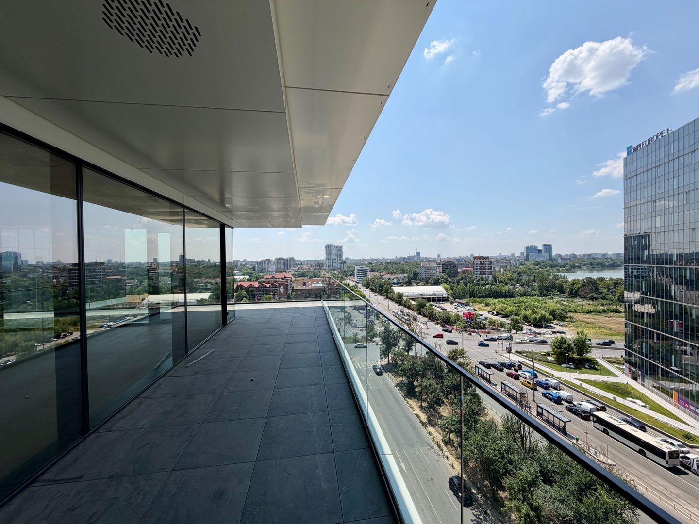 Vedere spectaculpasă | 4 camere | Terasă 65 mp