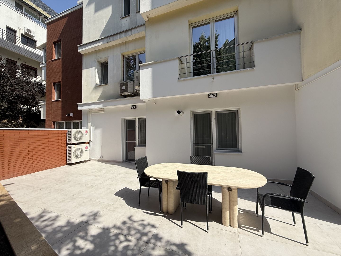 Boutique block / North Road / Terrace 80 sqm