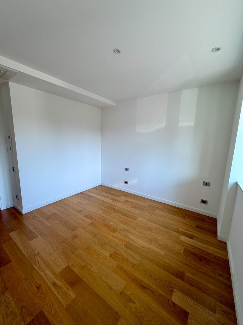 VAT is not applied! Ground floor apartment with 2 rooms! Metro access — 9