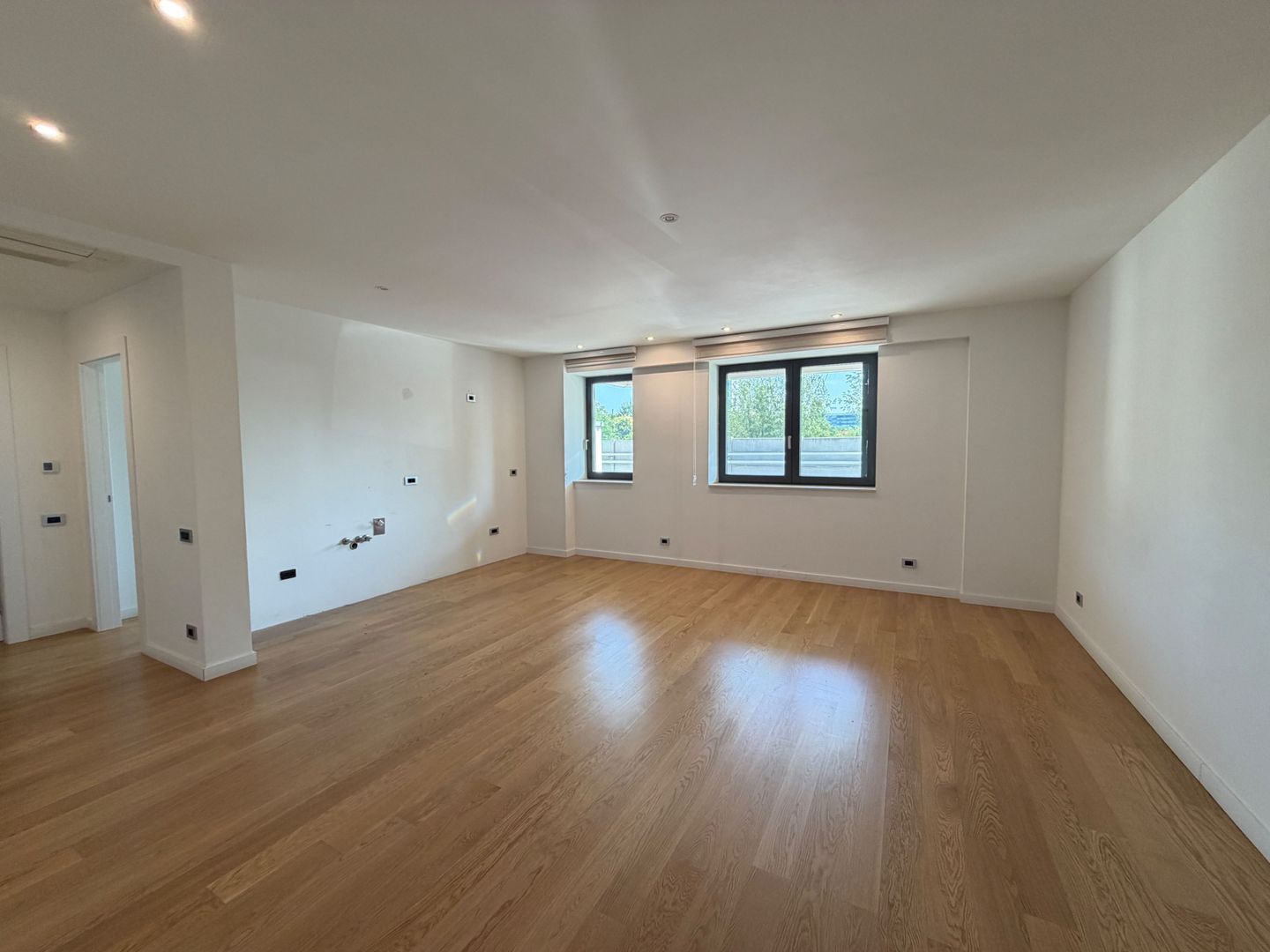 Nu se aplică TVA! Apartament la parter cu 2 camere! Acces metrou