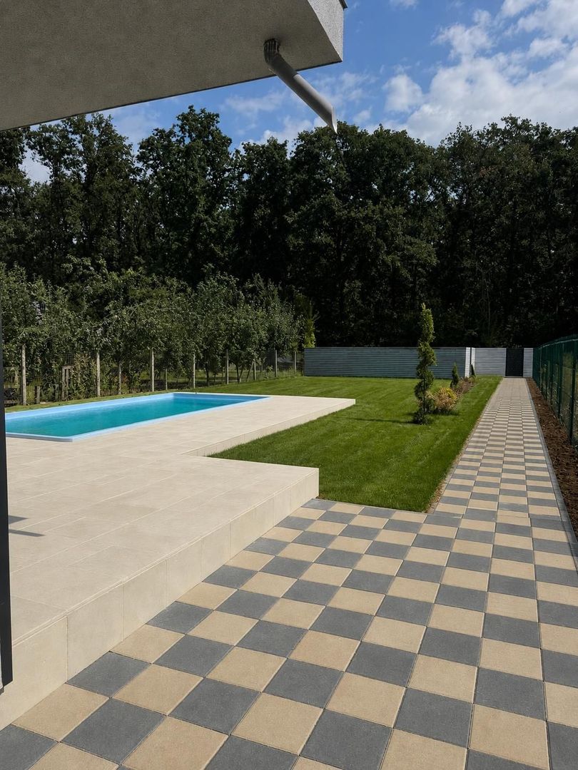 VILA NOUA CU PISCINA SI DESCHIDERE LA PADURE-GHERMANESTI, SNAGOV