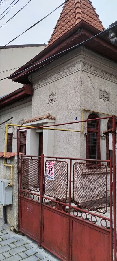 Vilă 5 camere de vânzare | Floreasca | Curte proprie