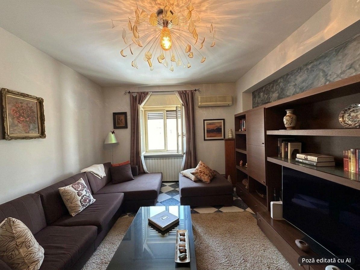 Apartament cu 2 camere, 2 bai, în zona Strada Sfintii Voievozi