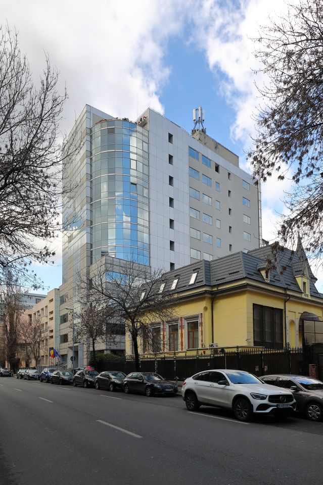 V. Goldenberg Co. Building
