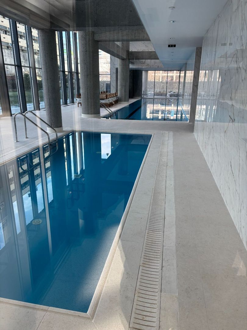 Up-Site / Vedere liberă / Complex cu piscină și spa — 9