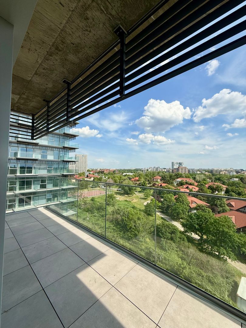 Up-Site / Vedere liberă / Complex cu piscină și spa