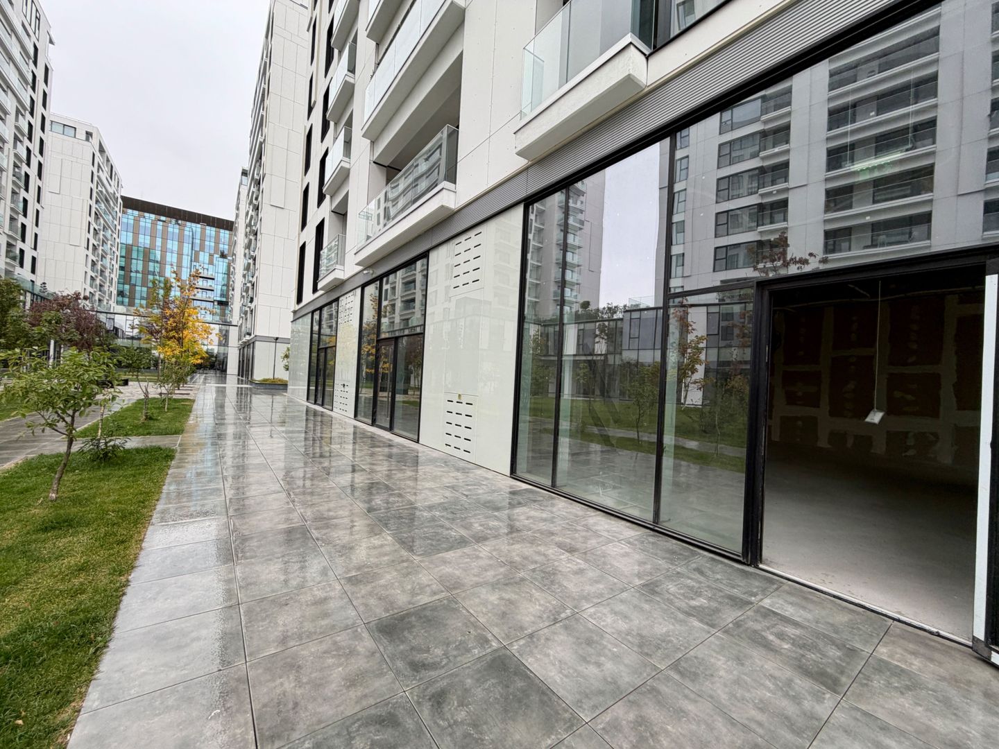 Spațiu comercial cu terasă 91 mp| One Cotroceni Park