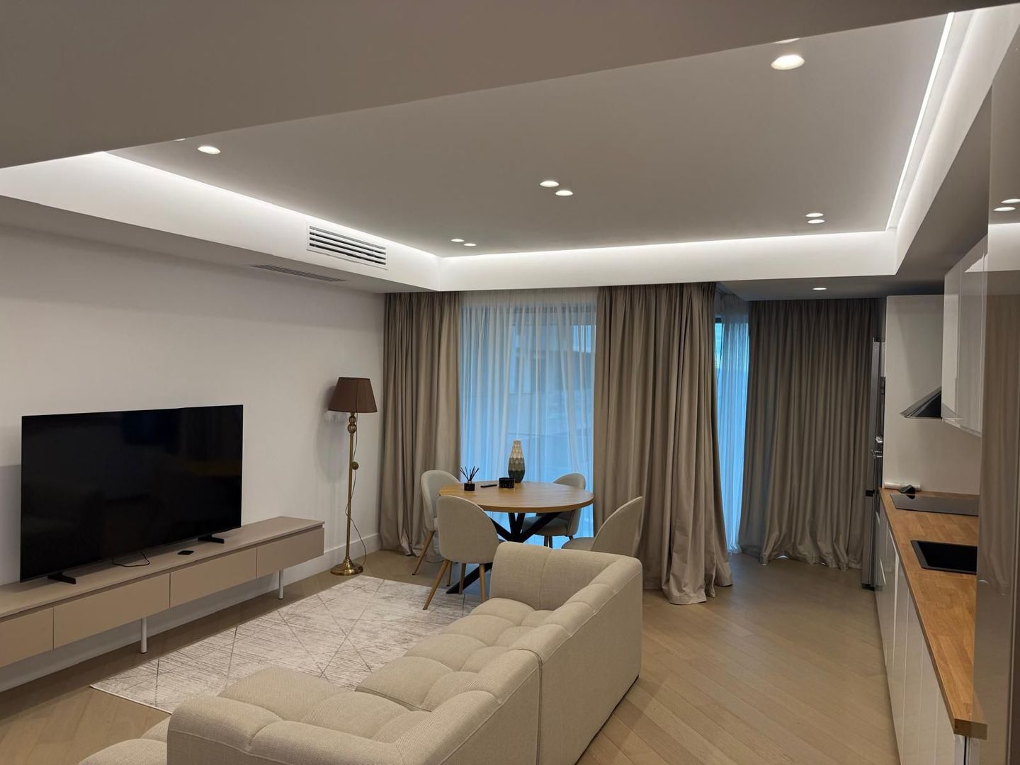 3 room apartment for rent + Parking Cortina 126 Pipera