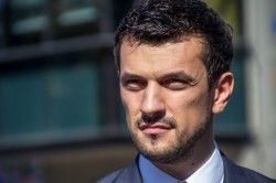 Unde ne plasăm banii: Ce ziceți de imobiliare și artă?